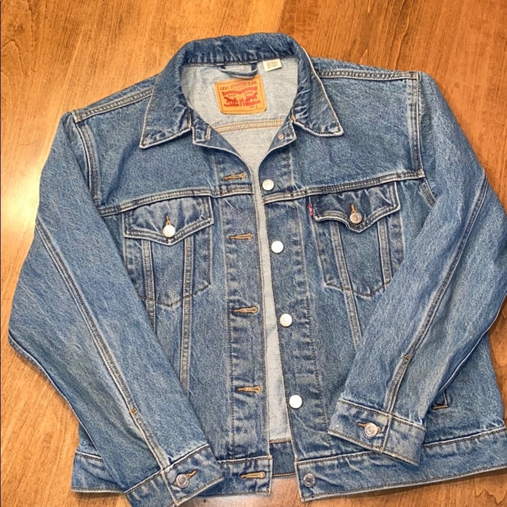 women’s large levis denim jacket